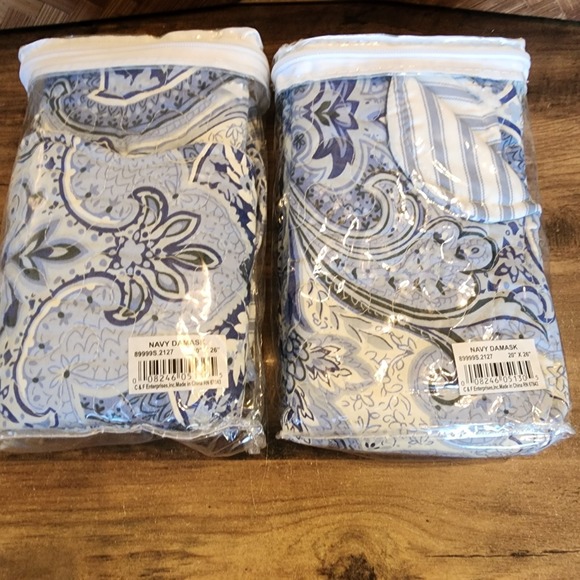 Set Of 2 Blue White Navy Damask Stripes Standard Pillow Shams 20" x 26" Shopko - Picture 1 of 7